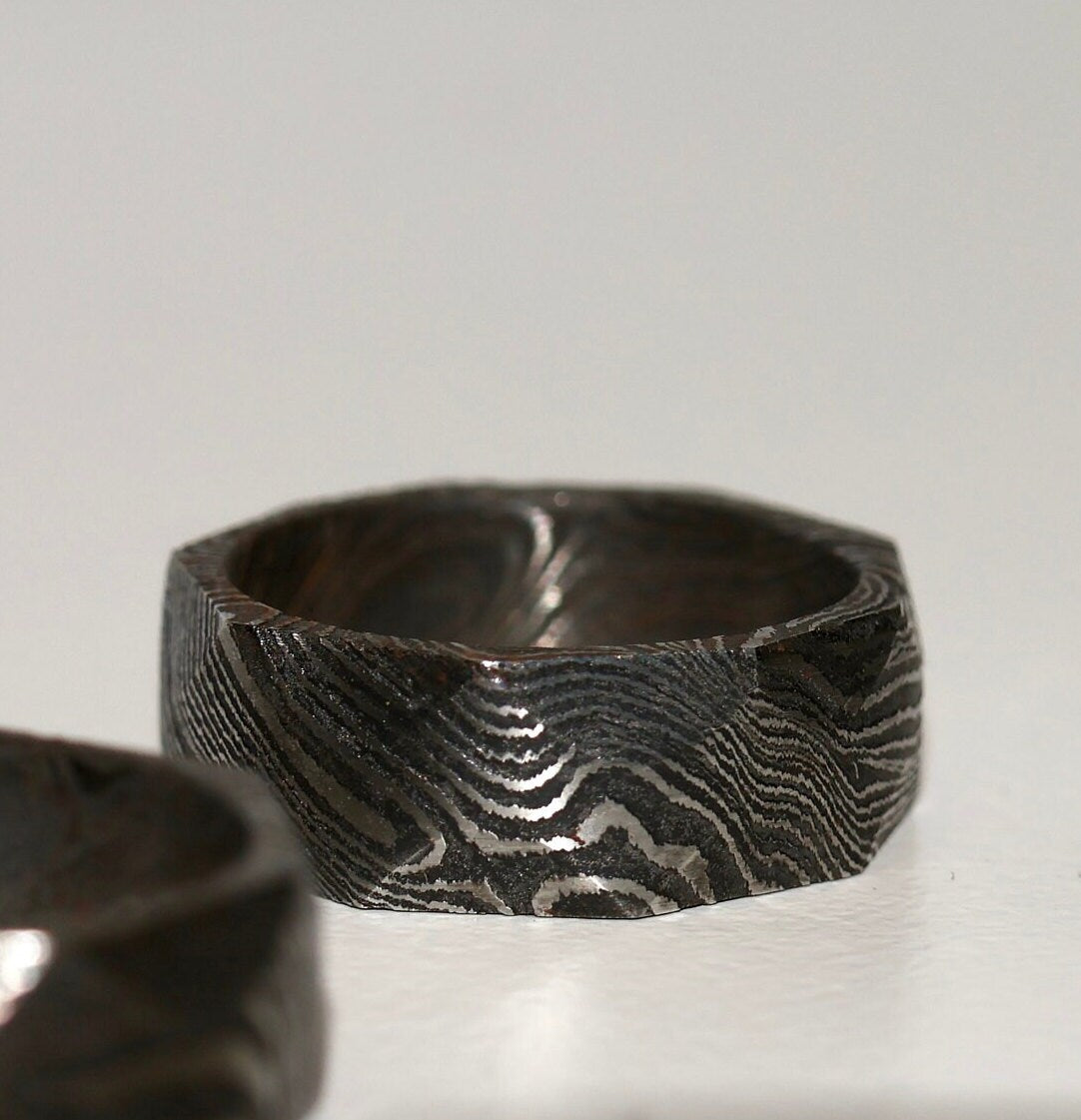 Damascus Steel Edgy Ring1